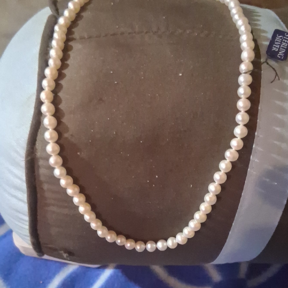 Elegant White Pearl Necklace